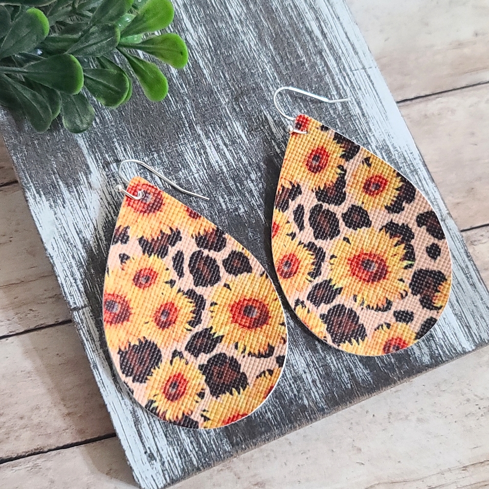 💜 3/$25 Sunflower Leapord Earrings